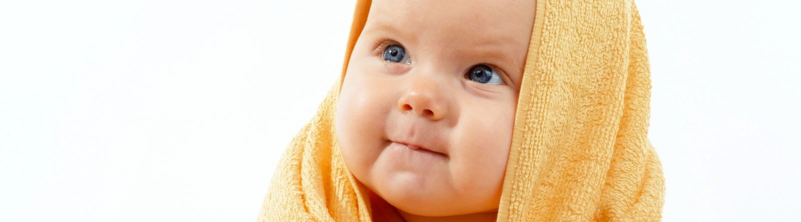How to rinse the baby nose with saline solution and syringe?